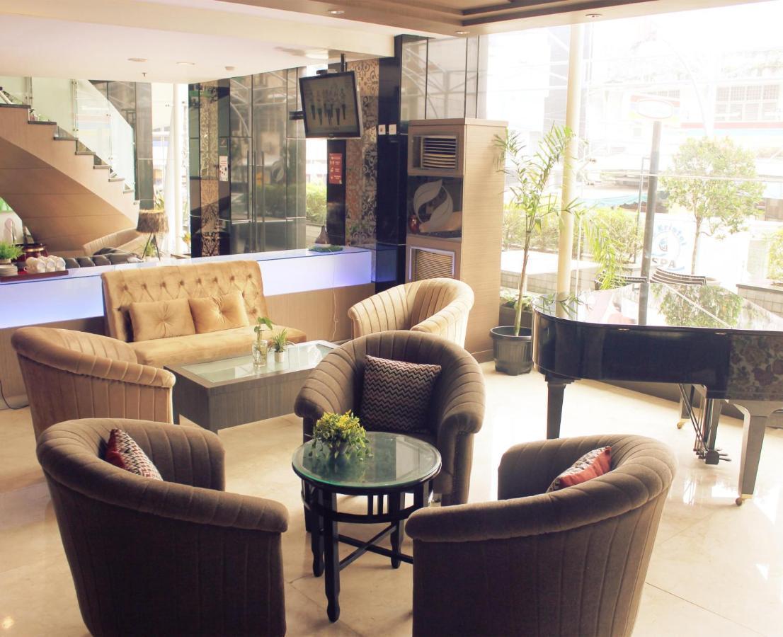 Hermes Palace Hotel Medan Exteriér fotografie